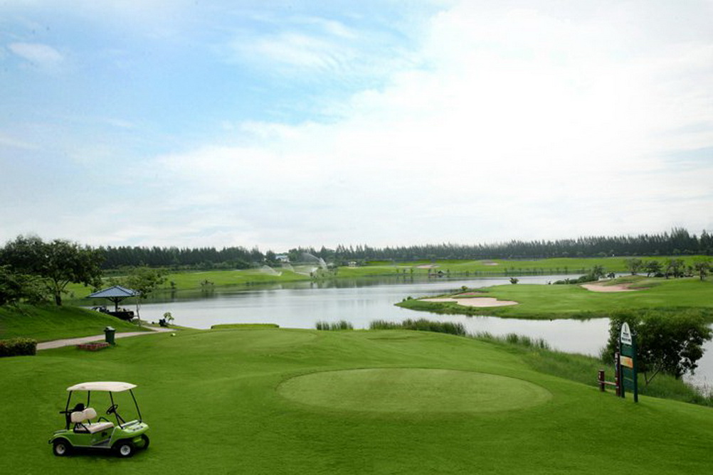 to Windsor Park and Golf Club